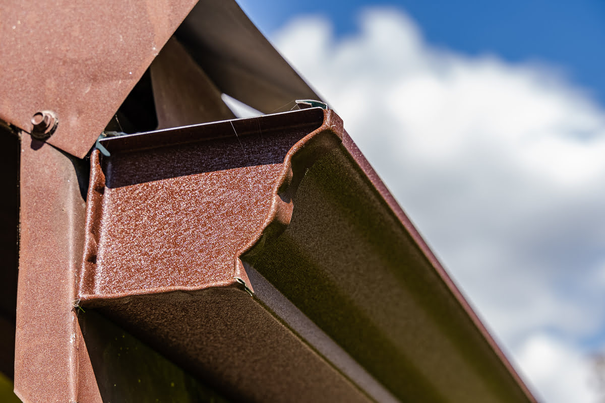 Z czego składa się system rynnowy